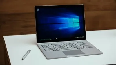 كيفية تعطيل الإعلانات على شاشة القفل في ويندوز 10