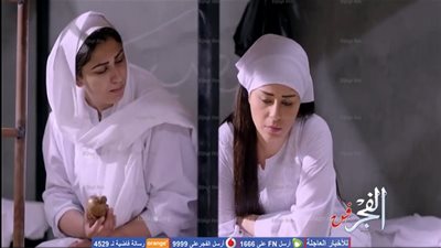 إحدى السجينات تلقن منة فضالي 