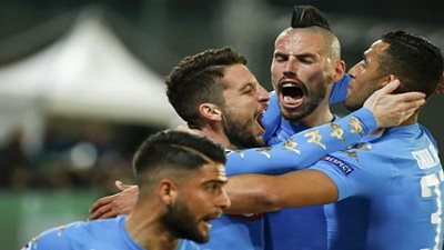 مانشستر يونايتد يخطط للتعاقد مع مهاجم نابولي