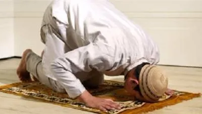 دراسة أمريكية: صلاة المسلم تحمى من آلام الظهر