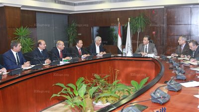 وزير النقل يشدد على ضرورة نظافة القطارات ودورات المياه طوال الرحلة 