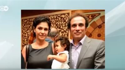 عمرو حمزاوي: زوجتي حُرمت من حقها في العمل لمواقفها (فيديو)