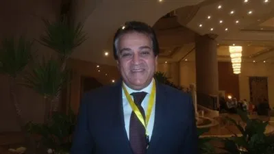 وزير التعليم العالي يناقش الإعلان عن المنح اليابانية 