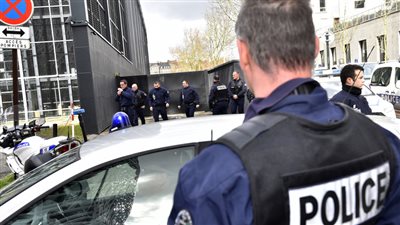 فرنسا تسلم دبلوماسيا سوريا سابقا مدانا بالاغتصاب إلى سويسرا