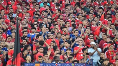 جماهير الأهلي تتوافد على استاد السلام