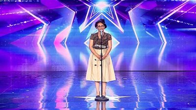 أحمد حلمي لمشتركة Arabs got talent: كنتي فين من 15 سنة