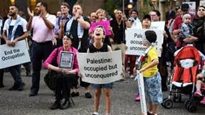 المئات يتظاهرون في إسرائيل ضد مشروع قانون حظر الآذان