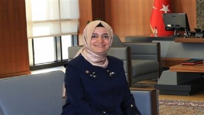 وزيرة الأسرة التركية تغادر ألمانيا متوجهة إلى إسطنبول بعد طردها من هولندا 