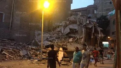 من أمام العقار المنهار.. أهالي الوايلي يروون معاناتهم: 