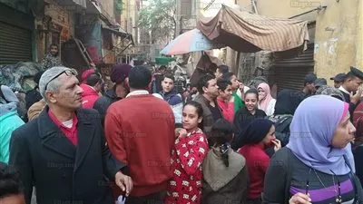 الحماية المدنية تحاول رفع أنقاض عقارات شبرا المنهارة (فيديو وصور)