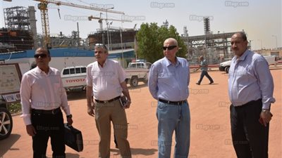 زيارة محافظ أسوان السابعة لمصنع كيما 2 لتابعة معدلات التنفيذ والتسويق المبكر (فيديو وصور)