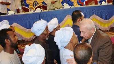 محافظ أسوان ومدير الأمن يشهدان مراسم إنهاء خصومة ثأرية بين عائلتين بكوم أمبو