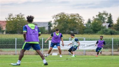 الفتح السعودي يواصل تدريباته بمشاركة الوافد الجديد 