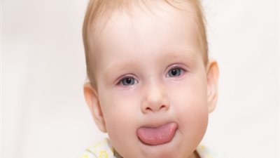 دراسة: إدمان الكوكايين يعرضك لانجاب أطفال مصابين بالتصاق اللسان