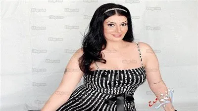 غادة عبدالرازق تترك الفن من أجل بنتها وحفيدتها (صورة)