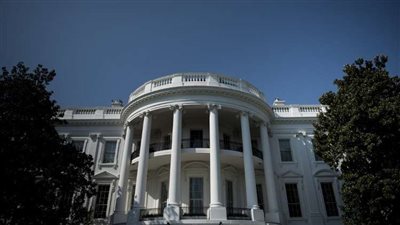 مساعدة ترامب السابقة تنشر تسجيلًا صوتيًا لمحادثات سرية داخل البيت الأبيض