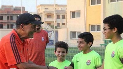 فكري صالح يزور أكاديمية هيثم عرابي بالتجمع الخامس (صور)