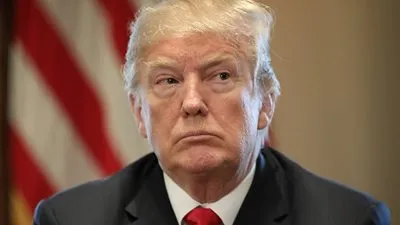 ترامب يصف مؤلفة كتاب المعتوه بـ