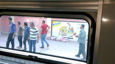 مصرع فتاة تحت عجلات قطار مترو الخط الأول بمحطة عين شمس