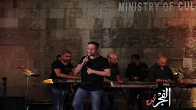 لؤي يشعل الليلة الـ١٢ من مهرجان القلعة (صور)