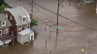 شاهد.. الفيضانات تجتاح ولاية أمريكية