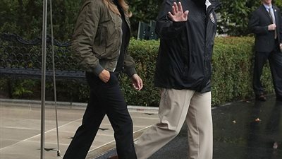 السبب وراء اختيار ميلانيا ترامب لملابسها المثيرة للجدل (صور)