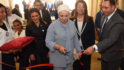 حرم السيسى تفتتح دار رعاية الفتيات بالعجوزة (صور)