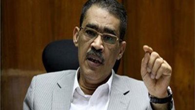 ضياء رشوان: الجيش المصري سلم المعزول الحكم في معسكر للقوات المسلحة