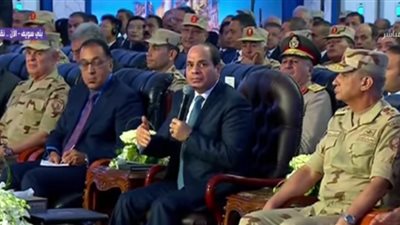 السيسي يوجه الحكومة بإزالة العوائق على مجرى نهر النيل (فيديو)