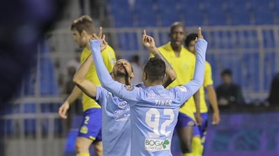 الباطن السعودي يدعم صفوفه بمدافع الهلال السعودي أنس الزباني