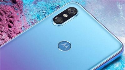 موتورولا تشكف عن هاتفها 