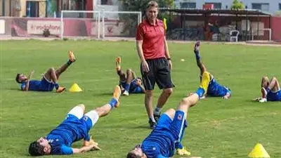 الأهلي ينهي مرانه الأول في تونس