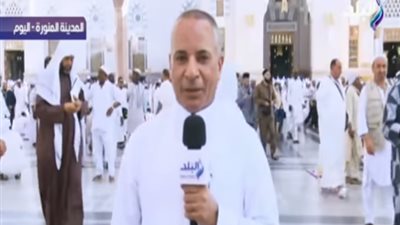 أحمد موسى مرتديًا ملابس الإحرام: جهد كبير يبذل لخدمة ضيوف الرحمن