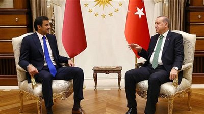 قرار عاجل من أمير قطر لإنقاذ تركيا... بعد اجتماع دام الكثير من الوقت