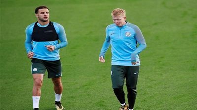 مدافع مانشستر سيتي يقلل من كارثة 