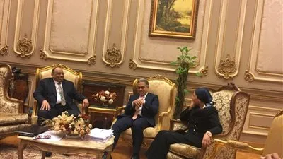 رئيسا لجنتين بالبرلمان يبحثان أزمة القمامة مع التنمية المحلية والبيئة