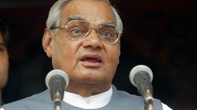 وفاة رئيس وزراء الهند الأسبق أتال فاجبايي