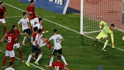 مهاجم الأهلي يقترب من الدوري المغربي