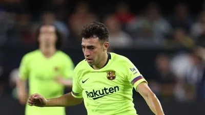 نجم برشلونة يحسم مستقبله مع الفريق