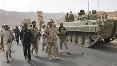 قوات الجيش اليمني تأسر 19 حوثياً بحجة