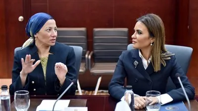 وزيرتا البيئة والاستثمار تبحثان التعاون مع بعثة البنك الدولي 