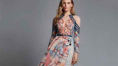 فساتين تناسب صديقات العروس يوم الحنة (صور)