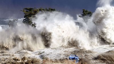 ديلى ميرور: تهديدات من تسونامى بجميع أنحاء العالم بسبب ارتفاع منسوب البحار