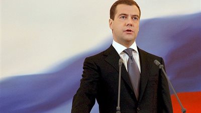 رئيس الوزراء الروسي يصف عنان بـ