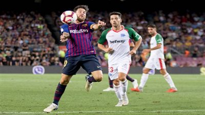 مدرب ألافيس: ميسي هدية السماء لكرة القدم