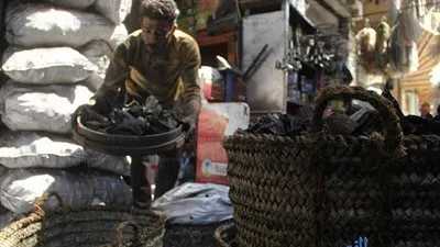 يا ضاني سايل عسلك على الشوايات.. يا فحم للفقراء والبشاوات (صور)