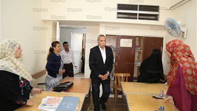 محافظ قنا يهنئ العاملين بالديوان العام بمناسبة حلول عيد الأضحى 