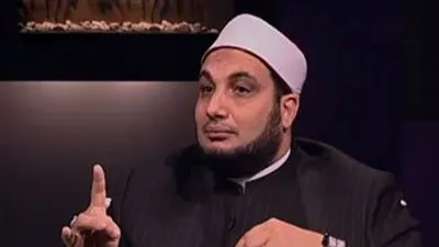 عالم أزهري يوضح حكم الدين في تقسيط الأضحية وتقسيمها لثلاث وكف يد دمائها