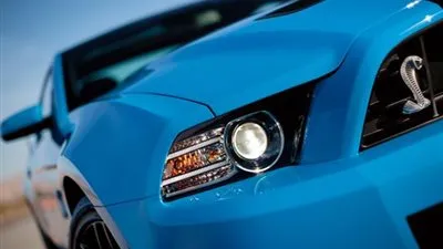 كيف تُعيد اللمعان لطلاء سيارتك؟