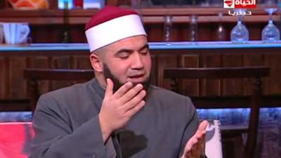 عالم أزهري: 